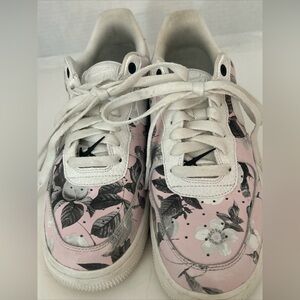 Nike Air Force 1 Low Floral Rose Sneakers Women's Size 8 1/2 Pink White Floral